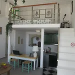 The Orange House דירה Apérion