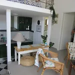 아파트 The Orange House Apérion