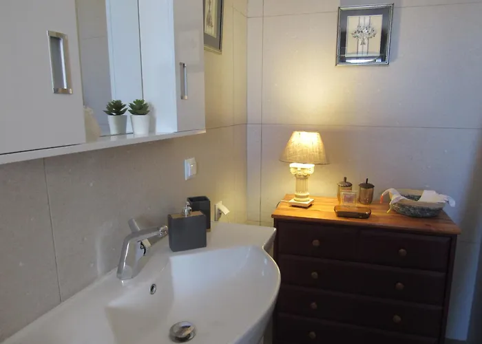 Daire The Orange House Apérion